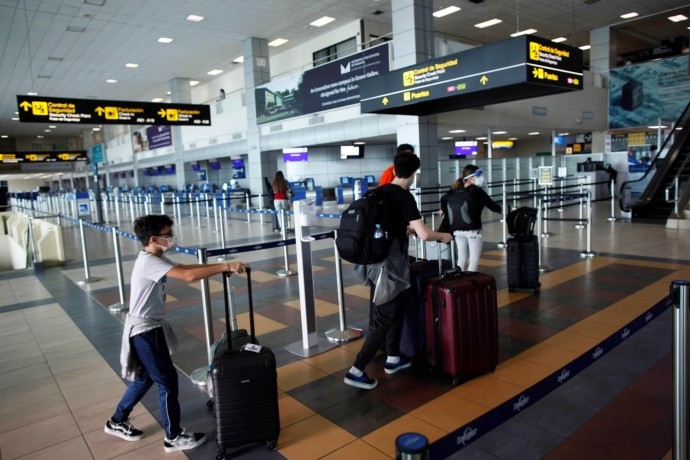 Cuáles son las normas que se debe cumplir en el aeropuerto al salir de Panamá
